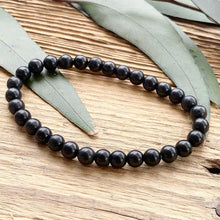 Lade das Bild in den Galerie-Viewer, Schungit Karelien Armband Edelsteine mit 6 mm Perlen echte heilende Kristalle Edelsteinschmuck
