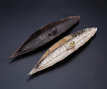 Lade das Bild in den Galerie-Viewer, Räucherstäbchenhalter &quot;Blatt&quot; - SHUAIVIBES
